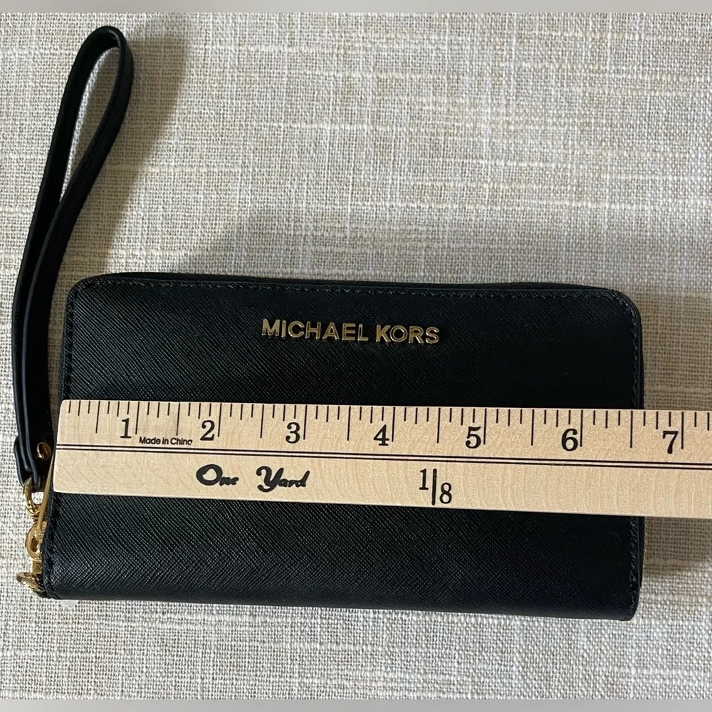 Michael Kors *NWT Jet Set Travel Smartphone Black Wallet Wristlet Gold Hardware - Picture 4 of 6